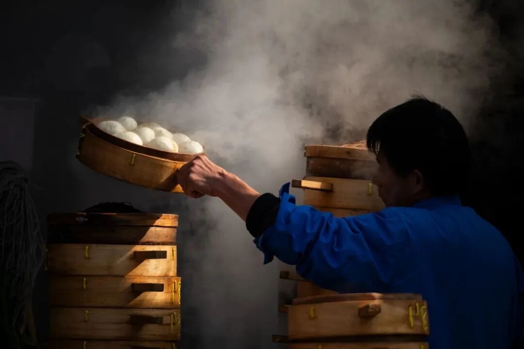 曲阜包子 Baozi in Qufu, 2024© Michael Freeman