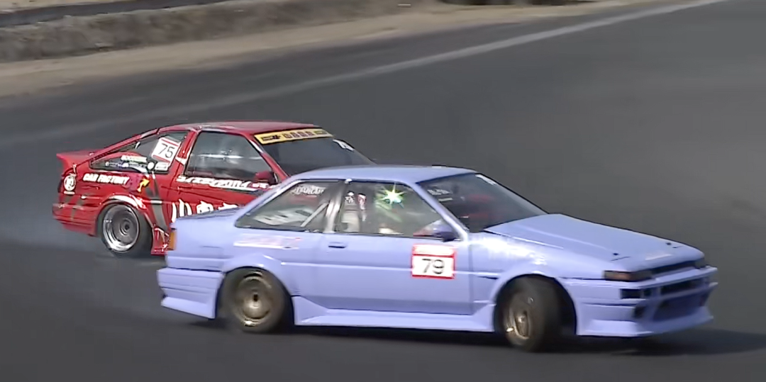 《头文字 D 》上映 20 周年:AE86、土屋圭市与青春酷尽