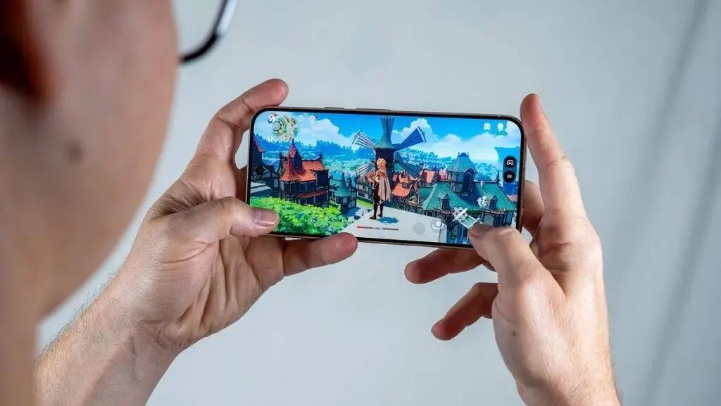 Google Pixel 10 评测汇总:AI 用得爽,就是 AI 手机了吗?