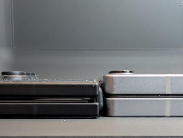 三星Galaxy Z Fold7折叠手机真机曝光:最薄处4.7/10.1毫米