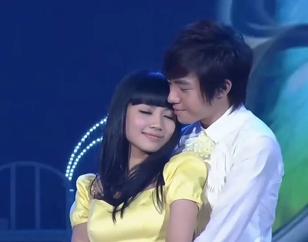 吵翻天了…他俩到底结没结婚啊？