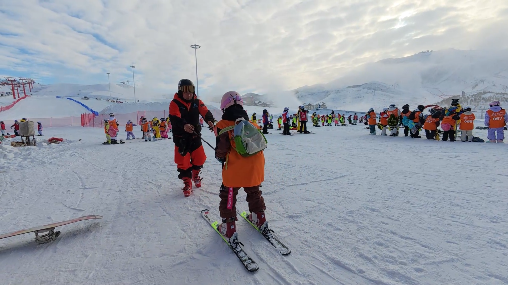 (图片来源:新华社)