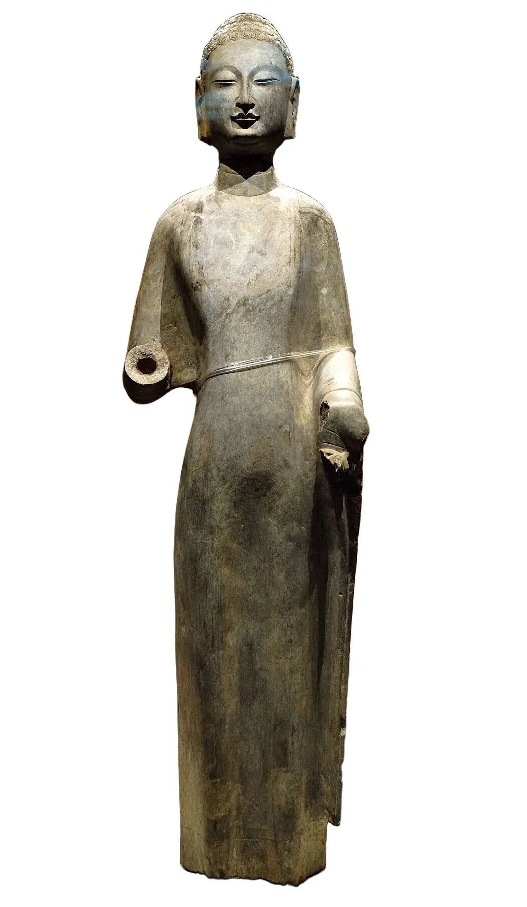 北齐青石立佛,出土于临漳县习文乡北吴庄佛像埋藏坑,收藏于邺城考古博物馆。摄影/本刊记者 倪伟