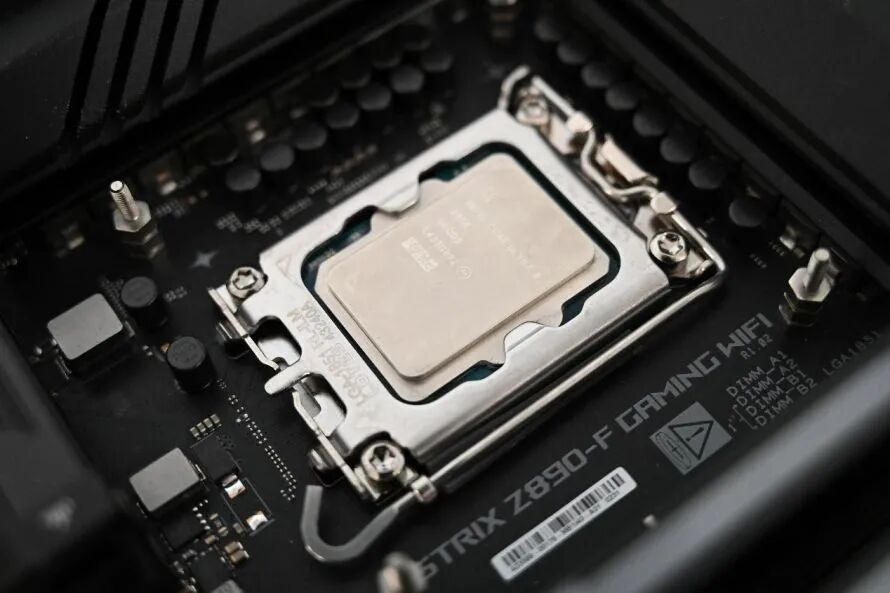 1800元还是4000元？游戏实测对比锐龙7 9700X和酷睿Ultra 9 285K