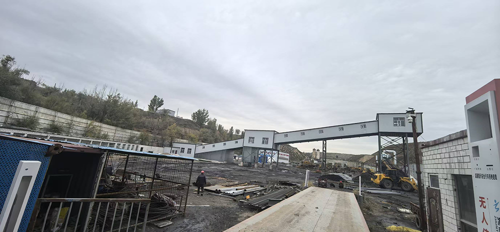 纳林沟煤矿一景。受访者供图