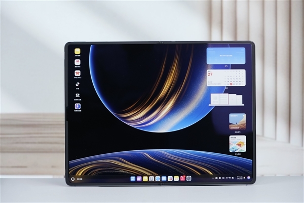 华为首款鸿蒙折叠屏电脑!MateBook Fold非凡大师图赏