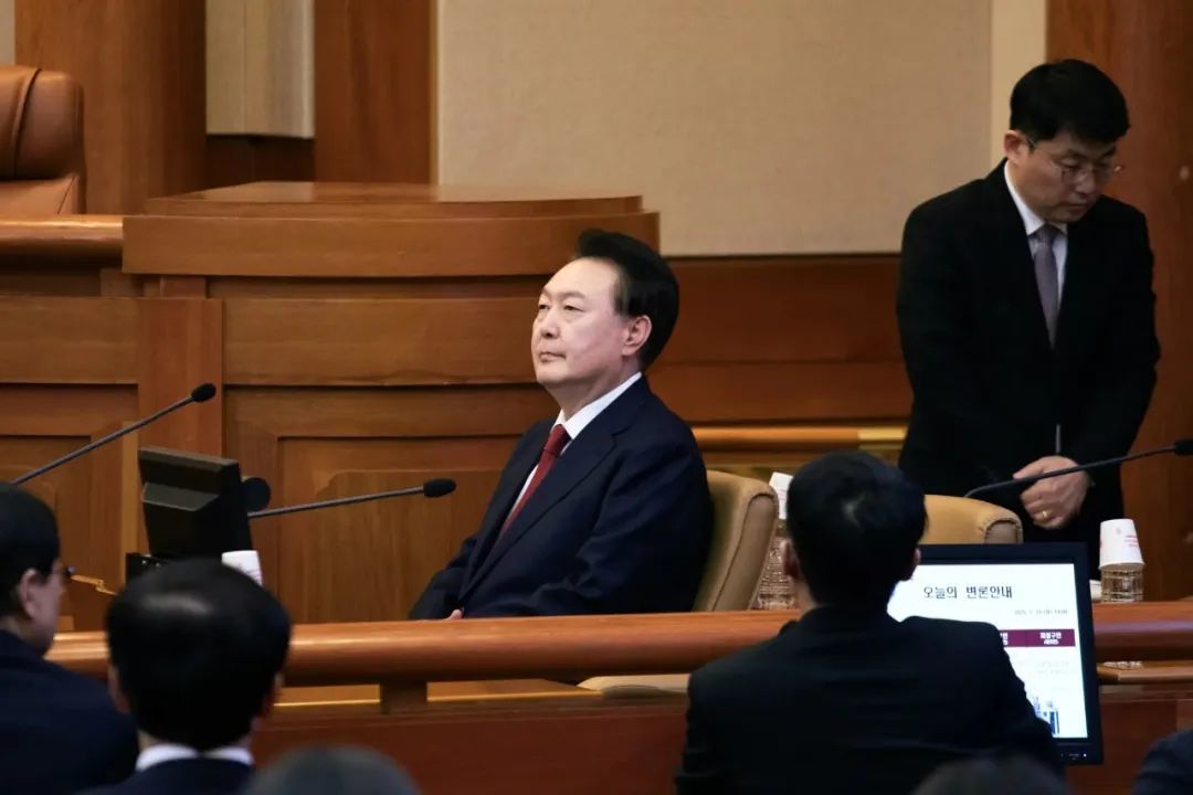 ◆2025年1月21日,尹锡悦出席在首尔钟路区宪法法院举行的总统弹劾审判第三次辩论。