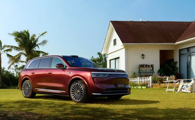 冰箱彩电大沙发不管用了?问界M8月销2万了,理想只能靠L6死撑?