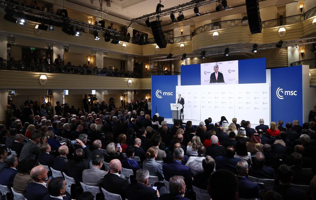 2025年2月14日,慕安会主席克里斯托夫·霍伊斯根在慕尼黑安全会议开幕式上致辞。新华社记者高静摄