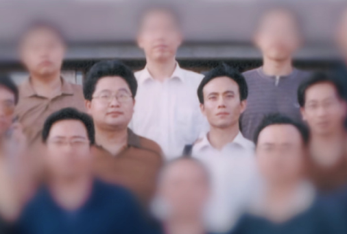 图片中间位置的两位,左为刘一周,右为张河清。