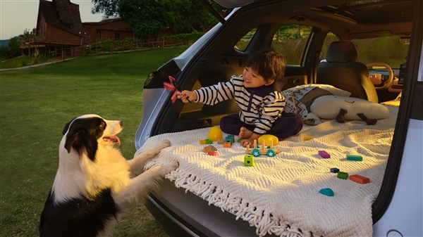 纯电续航翻倍 入门就有130km！2026款银河星舰7 EM-i上市：9.58万起