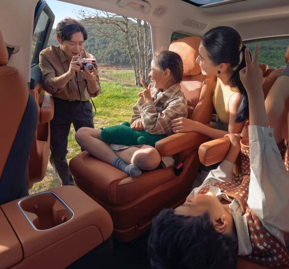 加量又降价,26 款零跑 C16 开启预售,大满配维持 18.98 万元