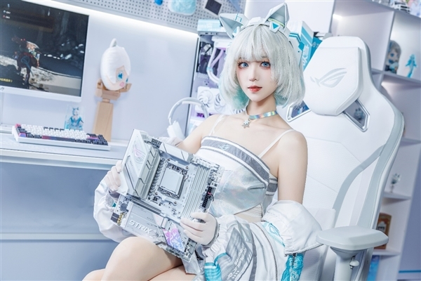 华硕三大重磅主板齐发:ROG姬、初音未来赛若天仙