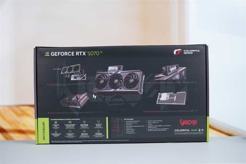 七彩虹iGame RTX 5070 Ti Vulcan OC显卡评测:一键提速降温、磁吸组件玩法多样