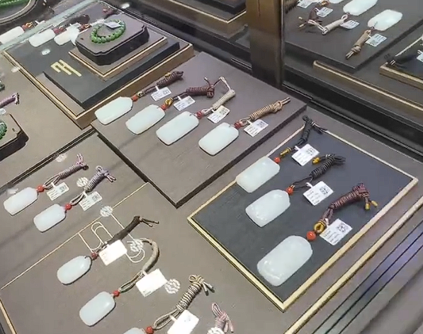 被网红“柴怼怼”污蔑暴利:胖东来玉石产品抽检全合规