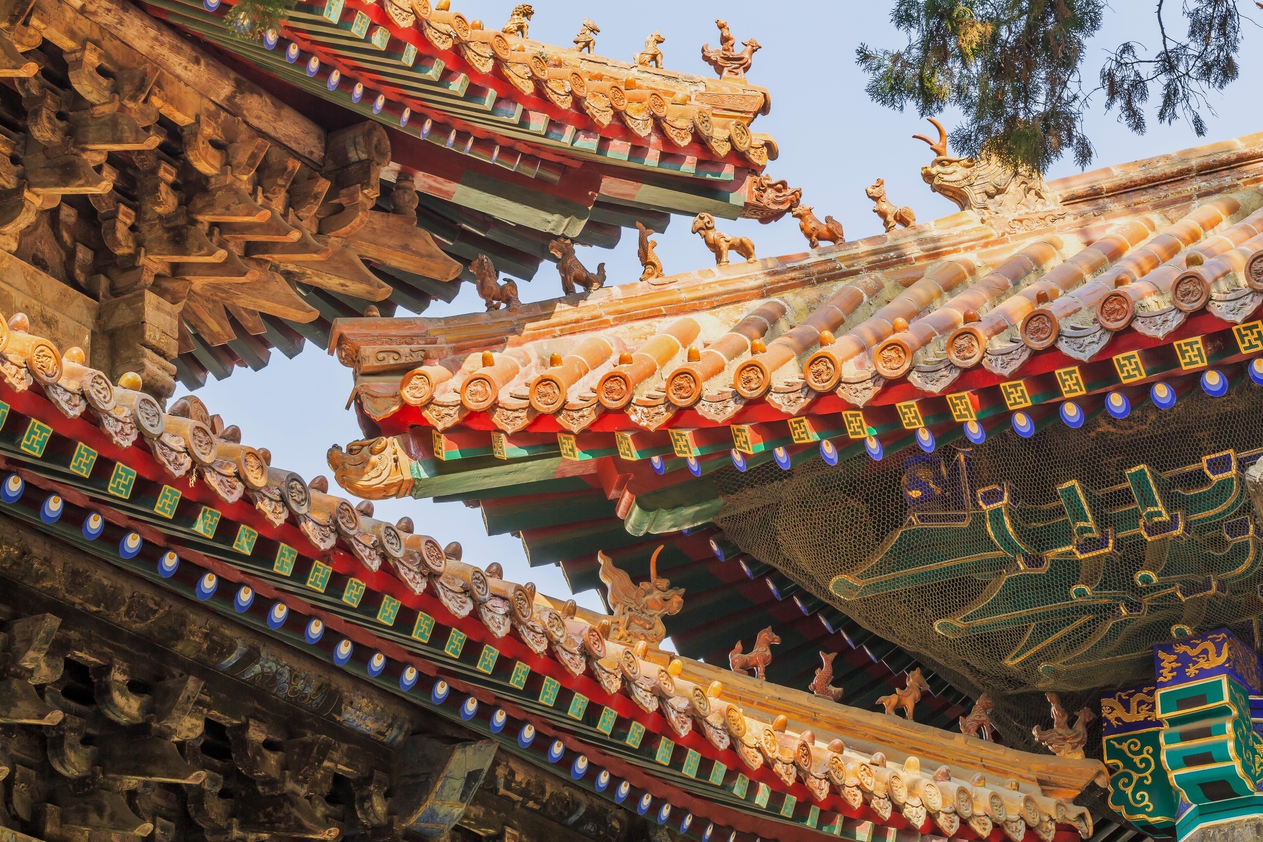 △“勾心斗角”的建筑奇观