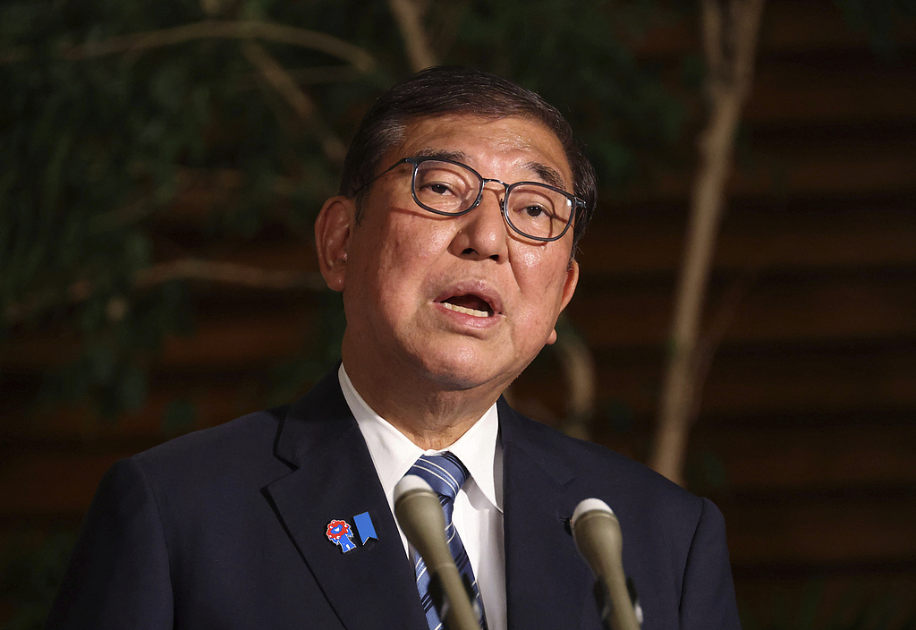 当地时间2025年8月4日，日本东京，日本首相石破茂在首相官邸回应记者提问。 视觉中国 图