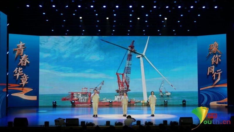 图为活动现场洛轴技术创新团队的青年工程师们宣讲。 叶锦涛 摄