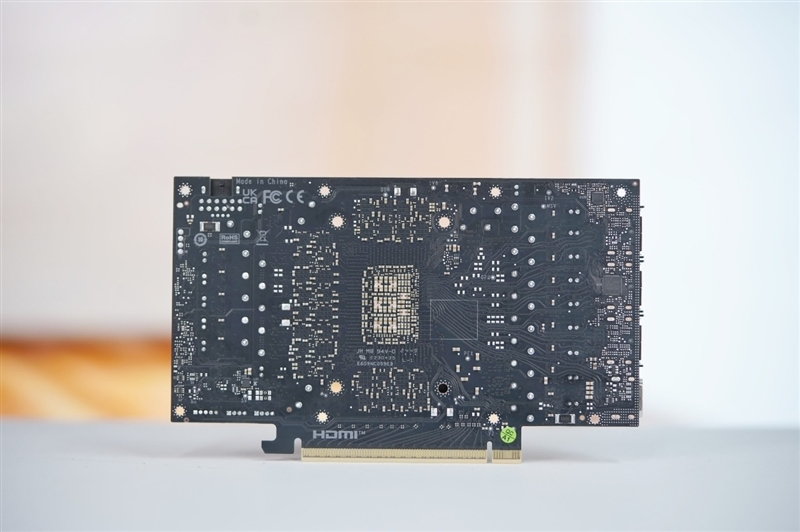 影驰RTX 5070 Ti金属大师白金版OC评测:全新设计 颜值也追上性能和做工