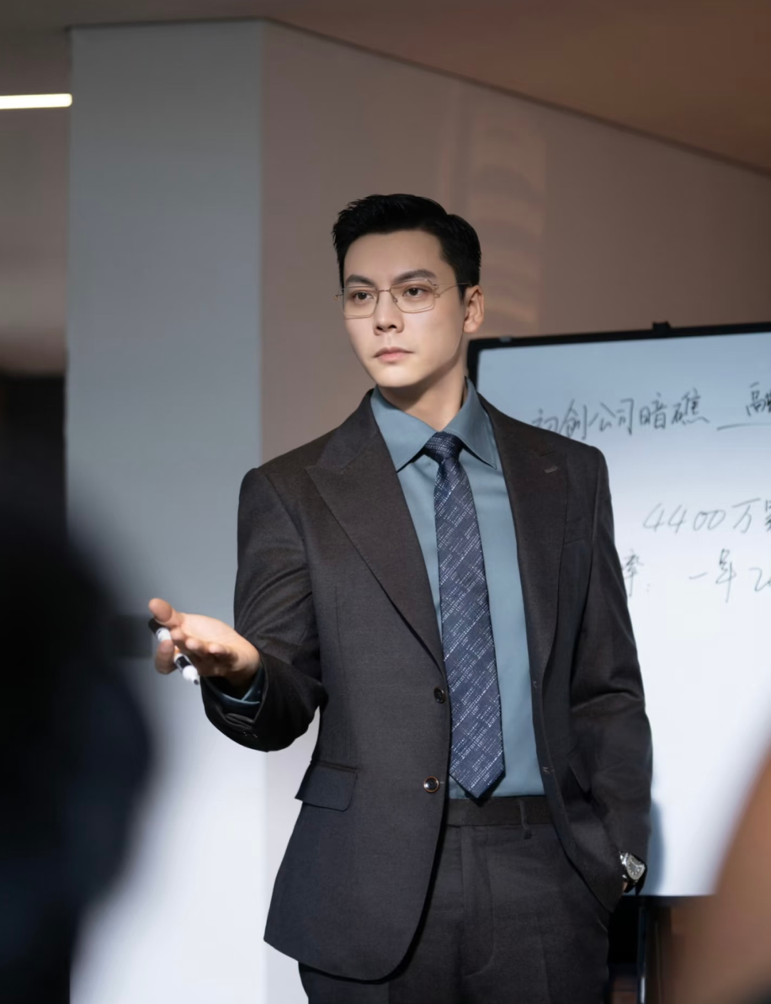 《许我耀眼》陈伟霆剧照