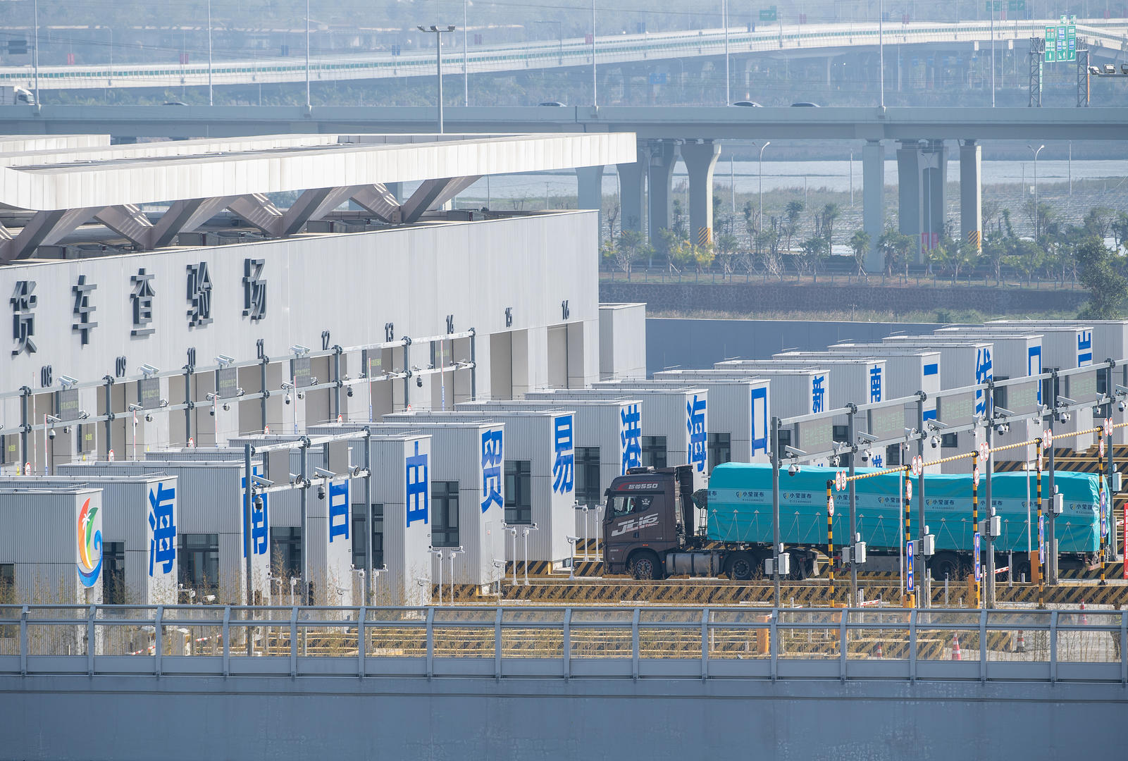 专访白明：海南全岛封关，岛内自由要有制度创新，海南不会成为“避税天堂”