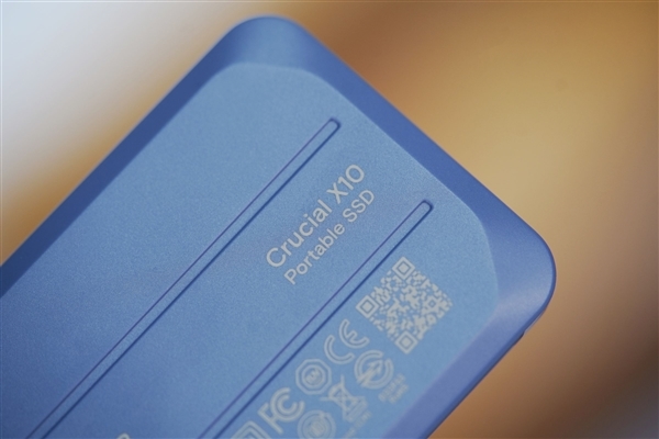 3米摔不坏!英睿达X10 Portable SSD图赏