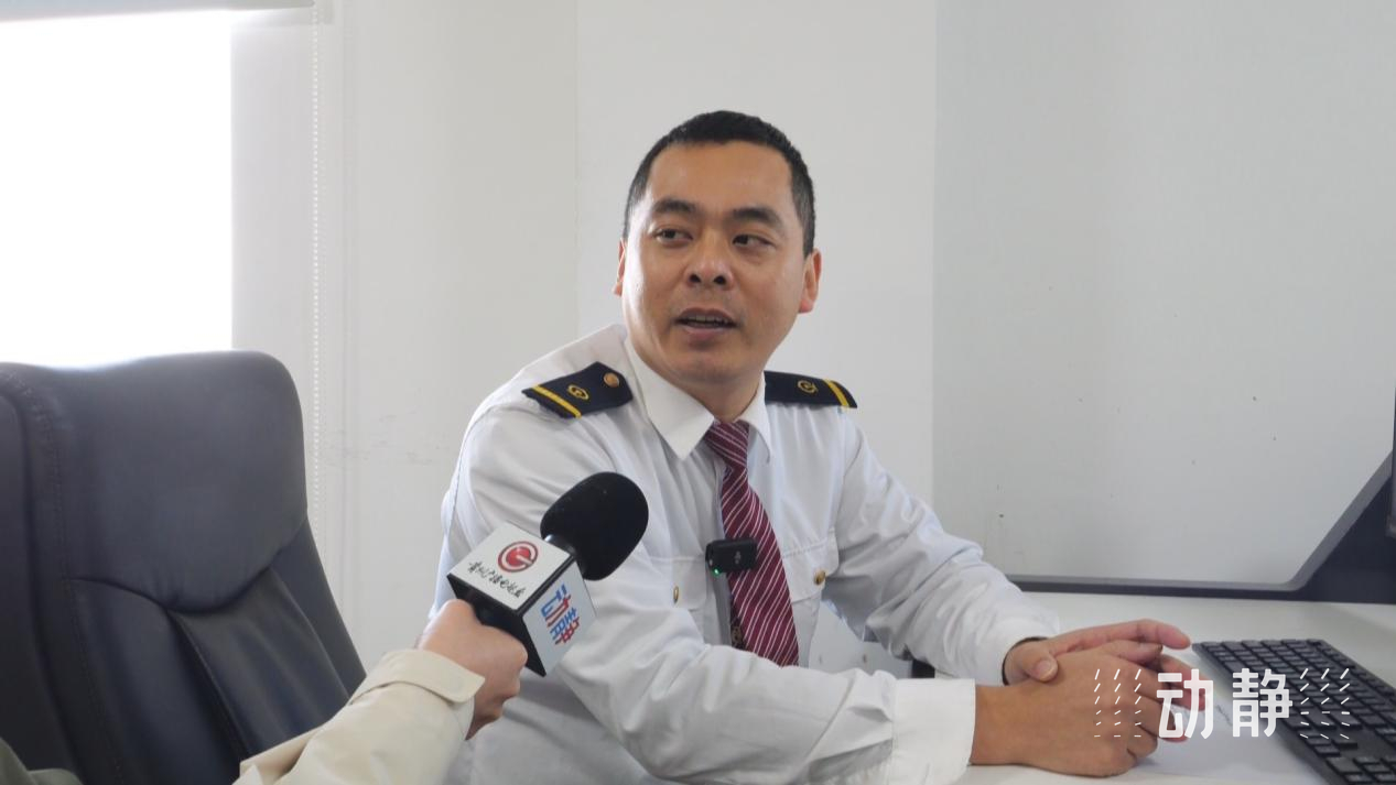 贵阳机务段指导司机 刘月宁