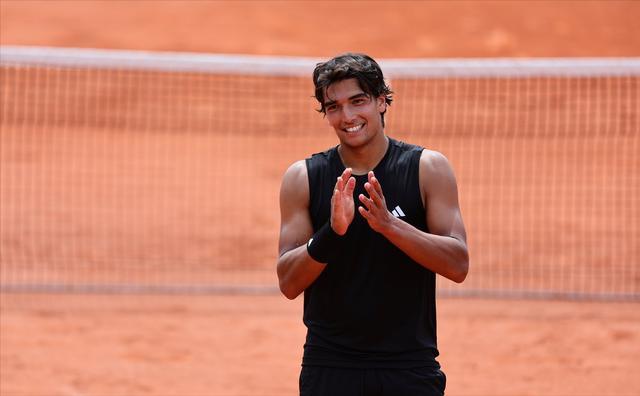 21岁新星成法网黑马!男单世界前十已有3人掉队,亚洲一哥易主