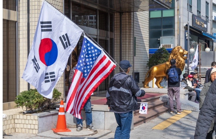 “韩国政客要远离极端反华言论,我们不能失去中国”_凤凰网