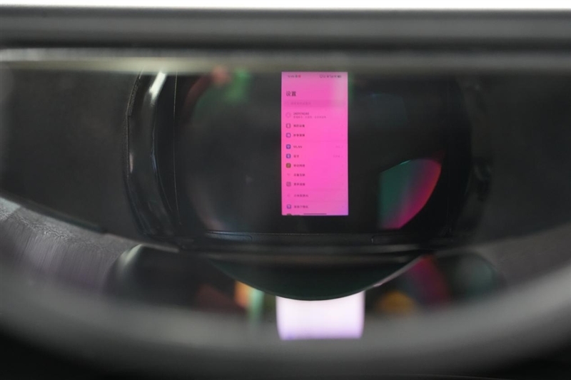 随身携带的135英寸巨幕!雷鸟 Air 4 Pro评测:全球首款HDR智能眼镜