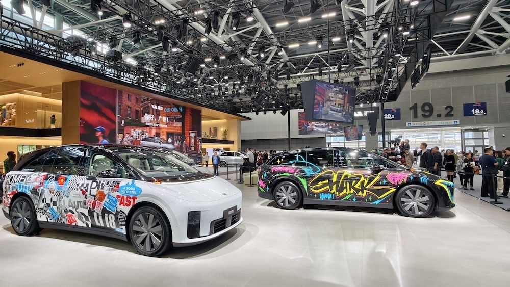 埃安首款增程车限时10.48万起售!综合续航1240公里,上车广汽自研辅助驾驶系统