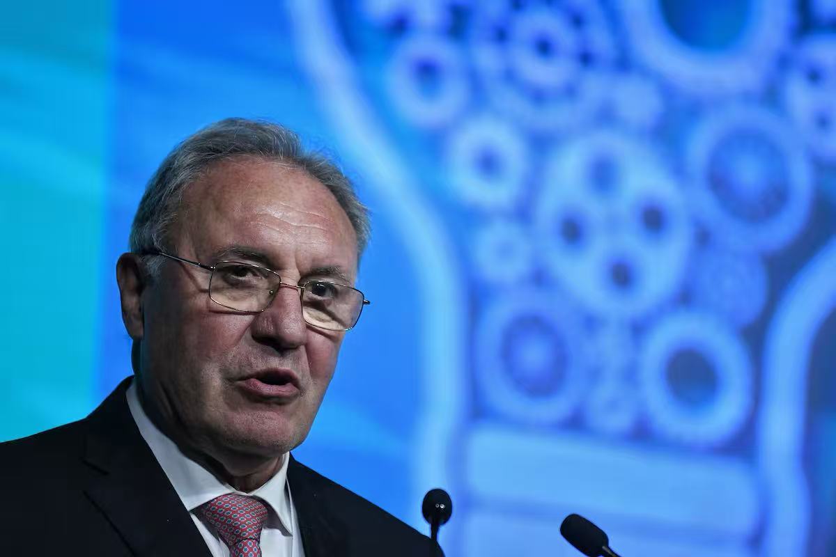 △被指控的鋼鐵公司總裁何塞·安東尼奧