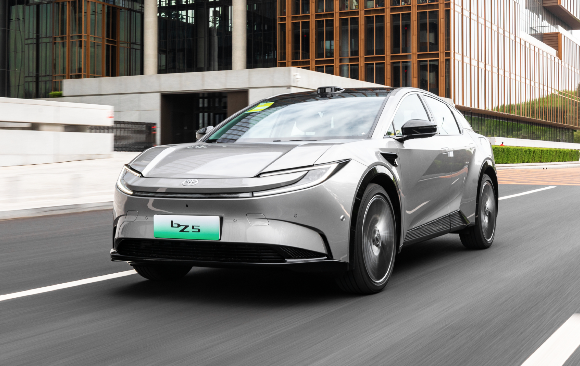 比亚迪与 Momenta 加持,12.98 万元一汽丰田 bZ5 想重振合资荣光