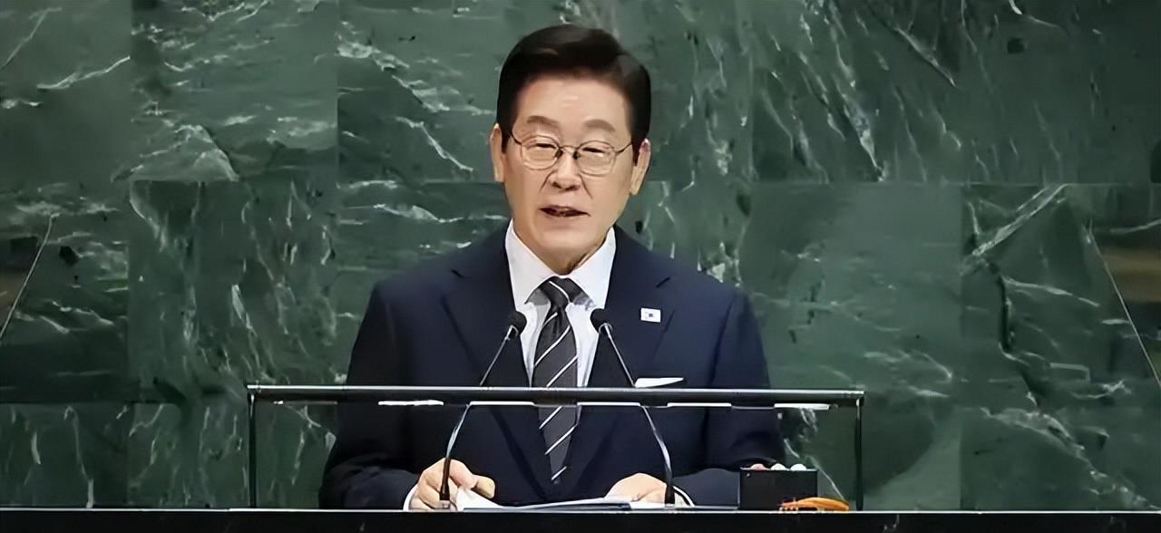 韩国总统李在明当地时间9月23日在第80届联合国大会主旨演讲中首次提出关于韩半岛和平与繁荣政策的"END倡议",即交流(Exchange)、关系正常化(Normalization)和无核化(Denuclearization)的构想。韩联社