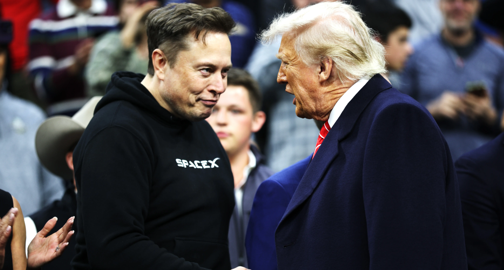 亲历特朗普马斯克“口水战”，美议员称像离婚现场DOGE员工担心“被DOGE”_凤凰网