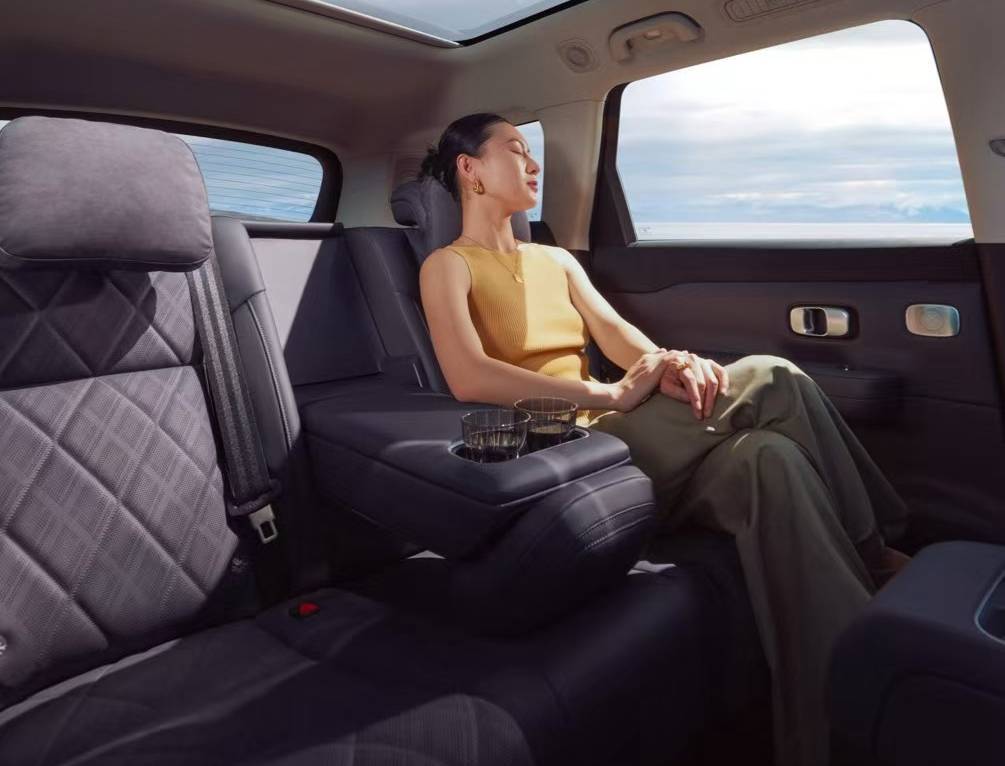 加量又降价,26 款零跑 C16 开启预售,大满配维持 18.98 万元