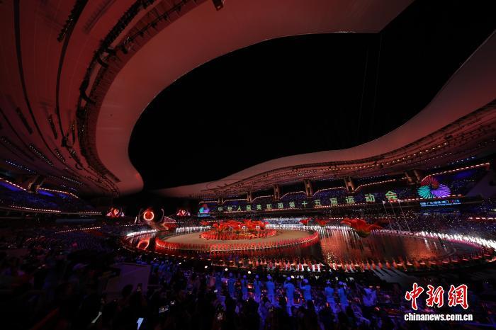 11月9日,第十五届全运会开幕式在广州举行。中新社记者 陈楚红 摄