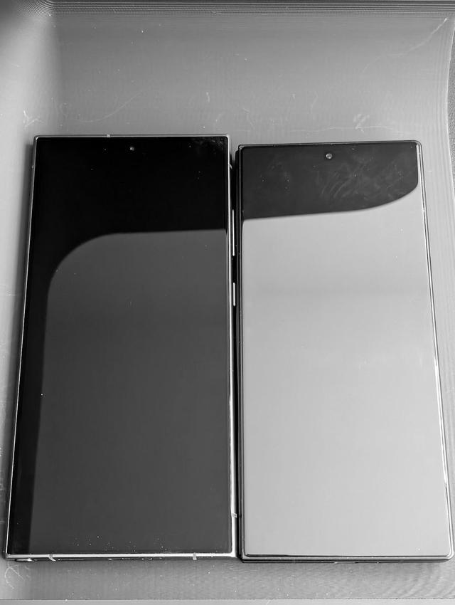 三星Galaxy Z Fold7折叠手机真机曝光:最薄处4.7/10.1毫米