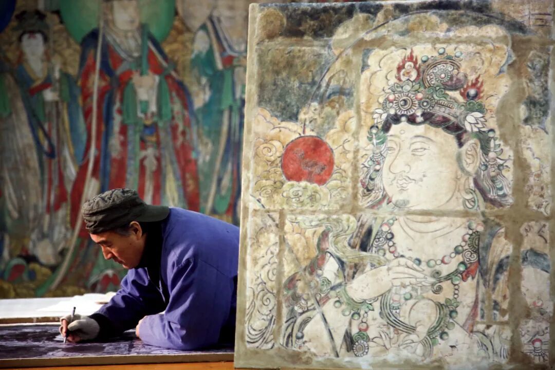 正在绘画的王岩松 图/受访者提供