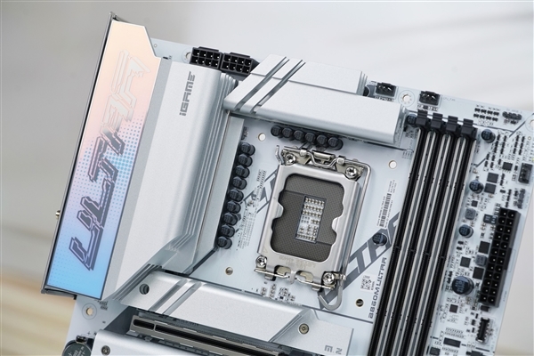 波普艺术高颜值!七彩虹iGame B860M Ultra V20主板图赏