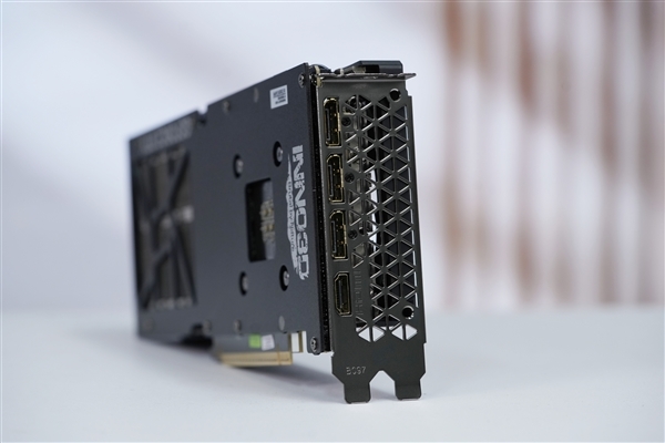 小巧双槽!映众RTX 5060 Ti曜夜16GB显卡图赏