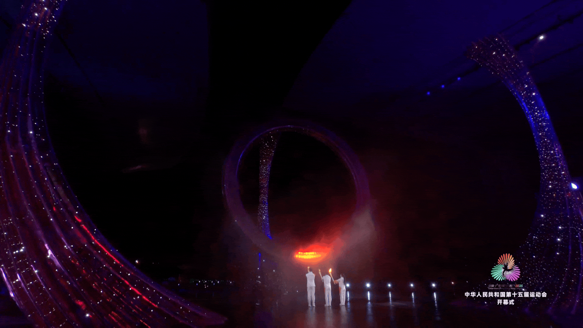 视频丨独家揭秘开幕式四大“名场面”！机器人敲响的竟是两千多年前的它