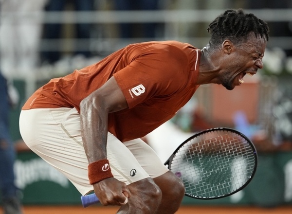 法网一日上演7场五盘大战!38岁老将让二追三,前世界第1爆冷出局