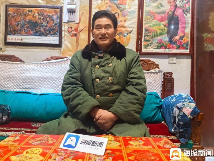 10月31日晚上,朱之文在家中接受海报新闻记者专访。