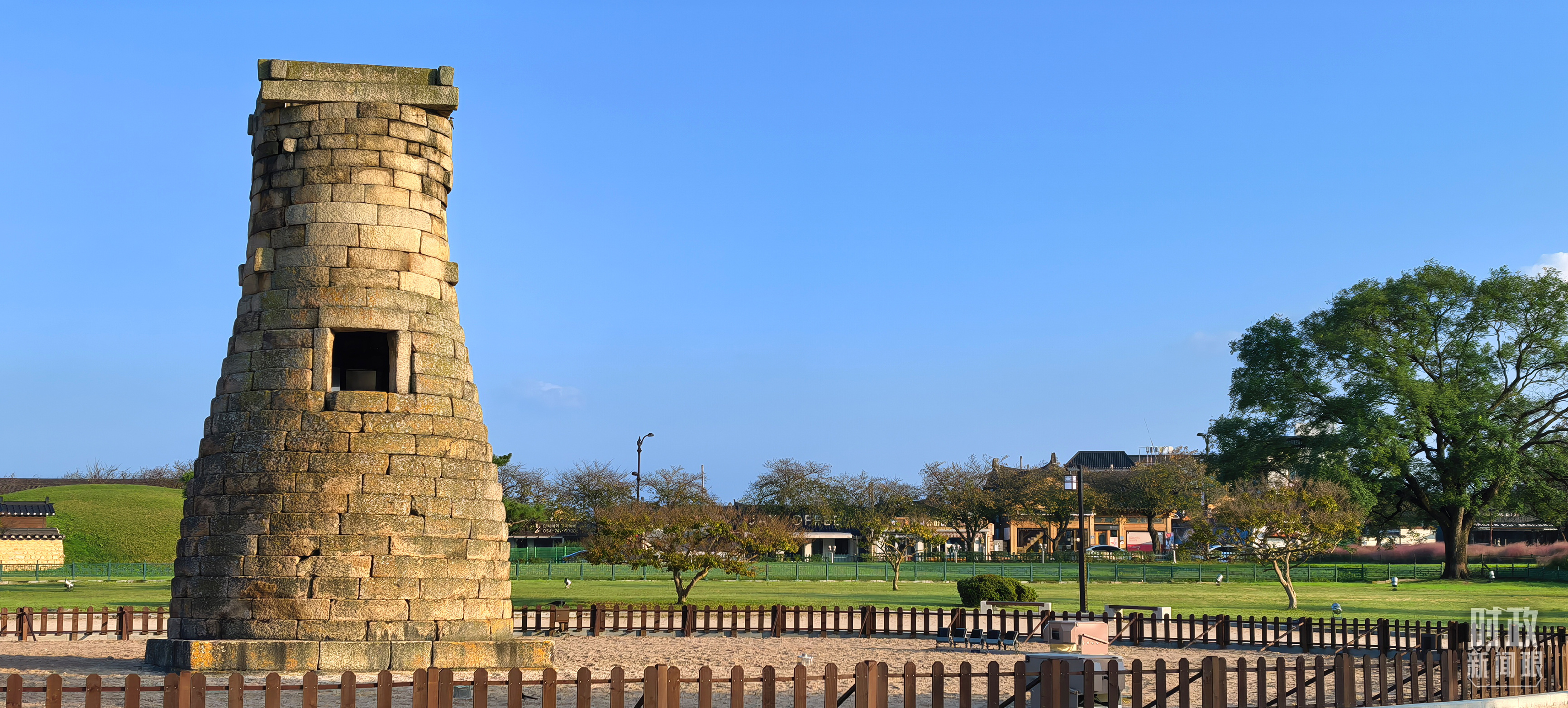 △庆州地标性古迹瞻星台。（总台央视记者陈汉章拍摄）