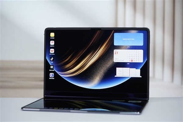 华为首款鸿蒙折叠屏电脑!MateBook Fold非凡大师图赏