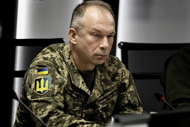 瑟尔斯基一边拒绝承认局势,一边调兵试图反攻