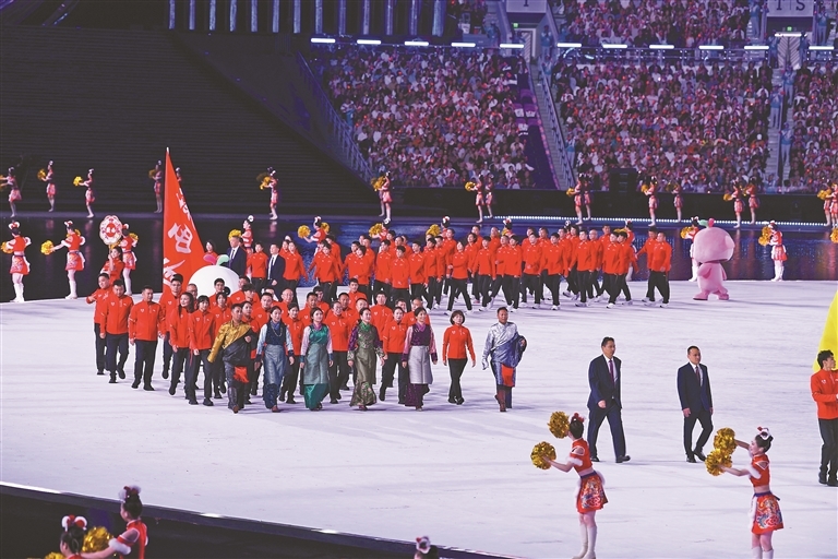 图为第十五届全运会开幕式现场，西藏自治区代表团方队亮相。记者 洛桑 晓勇 摄