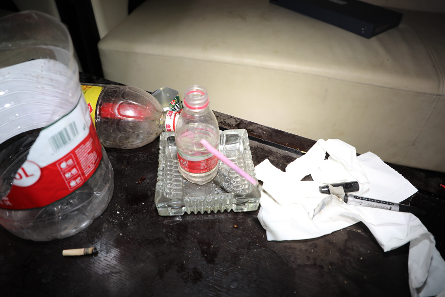 天子酒店吸毒工具