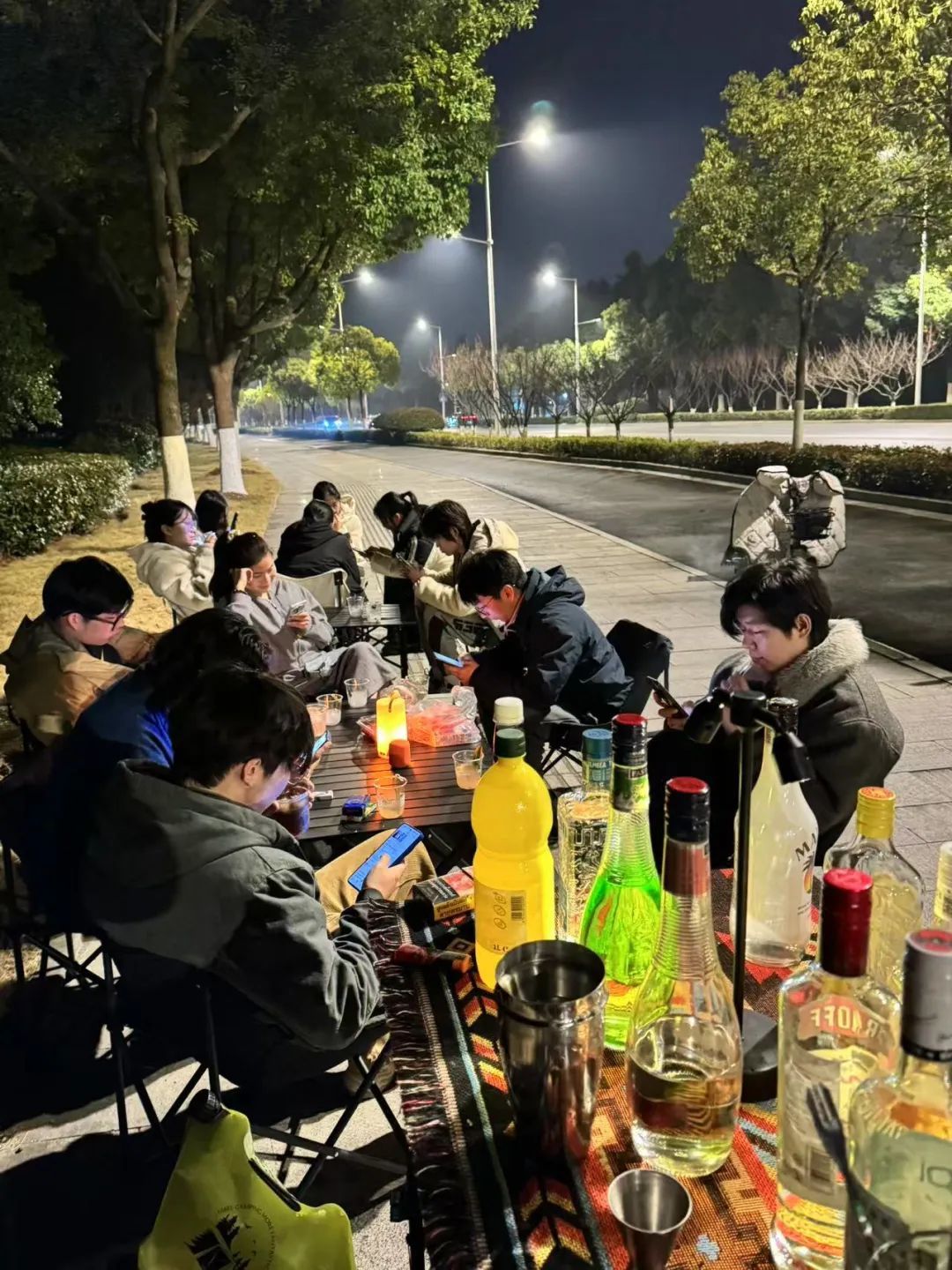 XinYe的酒摊。(图/被访者供图)